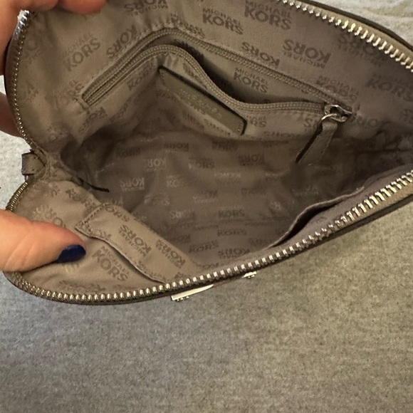 Michael Kors Dome Jet Set purse - Picture 3 of 3